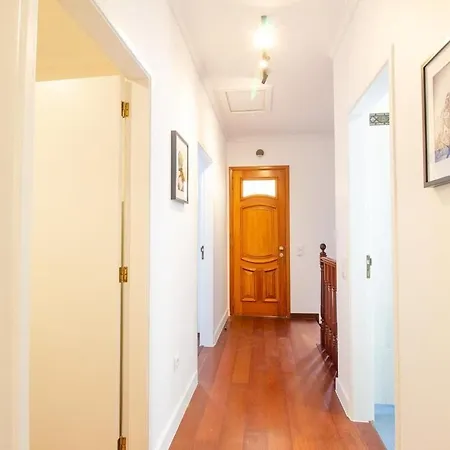Madalenas Terrace House